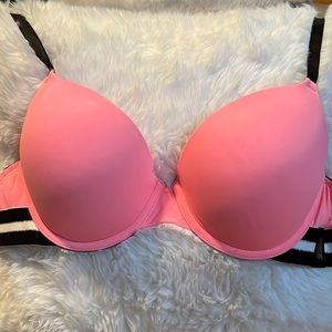 Victoria's Secret Bra style: wear everywhere push up size: 34D